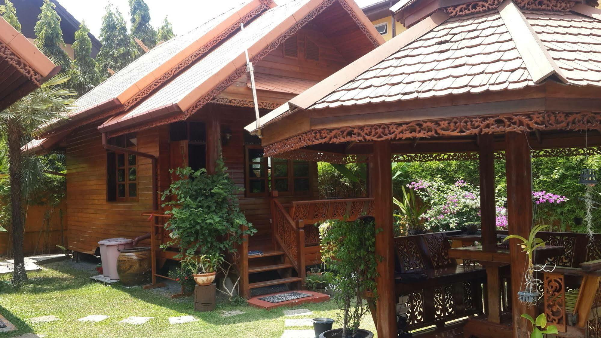 Golden Teak Resort Baan Sapparot Камала Бийч Екстериор снимка
